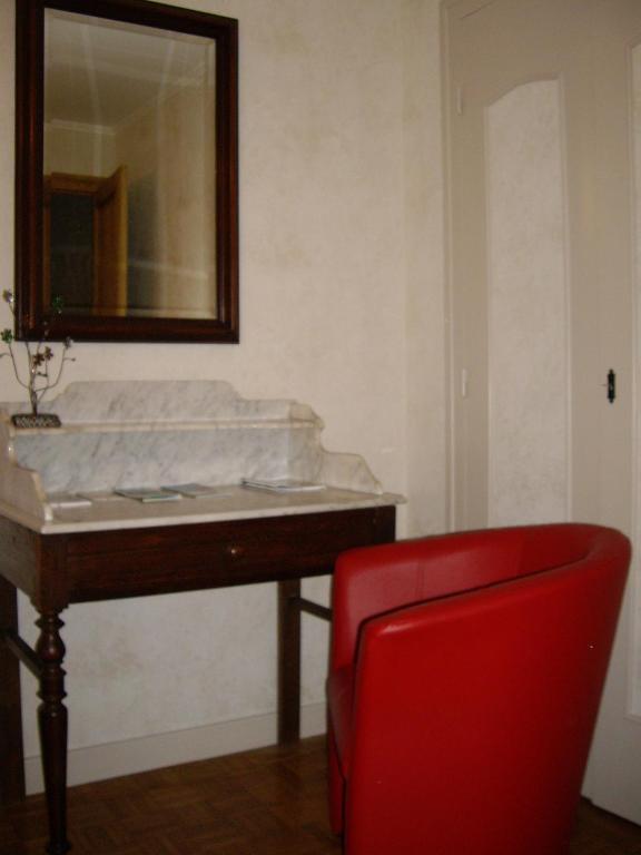 Chambres d'Hôtes Les Pierres Taillées Thénésol Habitación foto